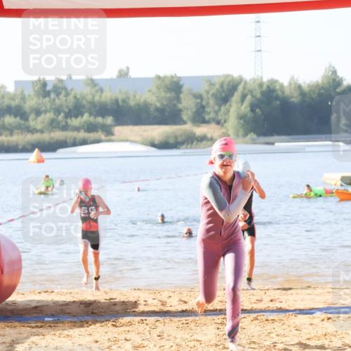 01.09.2024 - 17. Tribühne Triathlon Luisa Fischer http://msf.ph/oto/6922826 01.09.2024 09:32:27 Schwimmen 59, 74, 126 meine-sportfotos.de