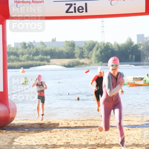 01.09.2024 - 17. Tribühne Triathlon Luisa Fischer http://msf.ph/oto/6922828 01.09.2024 09:32:28 Schwimmen 59, 74, 126 meine-sportfotos.de