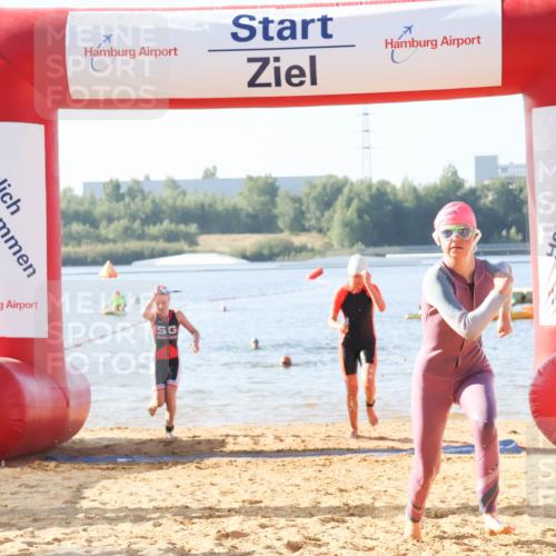 01.09.2024 - 17. Tribühne Triathlon Luisa Fischer http://msf.ph/oto/6922830 01.09.2024 09:32:28 Schwimmen 59, 74, 126 meine-sportfotos.de