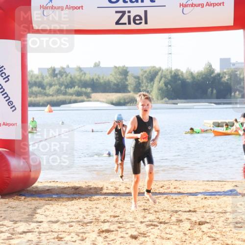 01.09.2024 - 17. Tribühne Triathlon Luisa Fischer http://msf.ph/oto/6922899 01.09.2024 09:32:45 Schwimmen 69, 80 meine-sportfotos.de