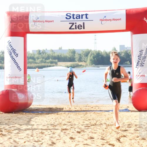 01.09.2024 - 17. Tribühne Triathlon Luisa Fischer http://msf.ph/oto/6922906 01.09.2024 09:32:46 Schwimmen 69, 80 meine-sportfotos.de