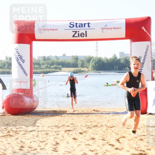 01.09.2024 - 17. Tribühne Triathlon Luisa Fischer http://msf.ph/oto/6922911 01.09.2024 09:32:46 Schwimmen 69, 80 meine-sportfotos.de