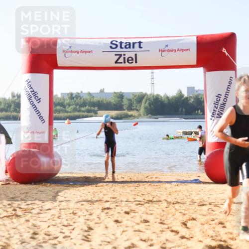 01.09.2024 - 17. Tribühne Triathlon Luisa Fischer http://msf.ph/oto/6922915 01.09.2024 09:32:47 Schwimmen 69, 80 meine-sportfotos.de