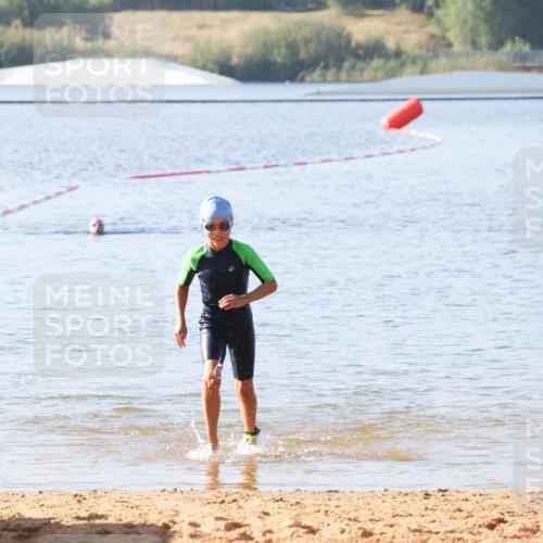 01.09.2024 - 17. Tribühne Triathlon Luisa Fischer http://msf.ph/oto/6922945 01.09.2024 09:32:54 Schwimmen 80, 120 meine-sportfotos.de