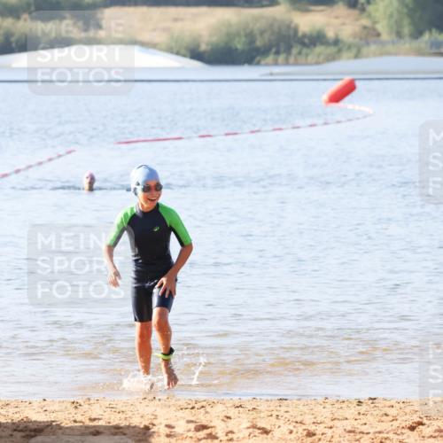 01.09.2024 - 17. Tribühne Triathlon Luisa Fischer http://msf.ph/oto/6922950 01.09.2024 09:32:55 Schwimmen 80, 120 meine-sportfotos.de