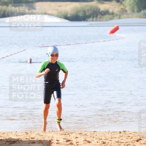 01.09.2024 - 17. Tribühne Triathlon Luisa Fischer http://msf.ph/oto/6922956 01.09.2024 09:32:56 Schwimmen 80, 120 meine-sportfotos.de