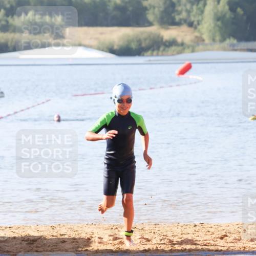 01.09.2024 - 17. Tribühne Triathlon Luisa Fischer http://msf.ph/oto/6922964 01.09.2024 09:32:57 Schwimmen 80, 120 meine-sportfotos.de