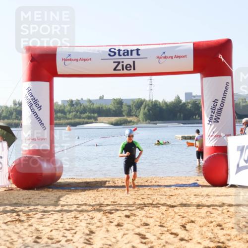 01.09.2024 - 17. Tribühne Triathlon Luisa Fischer http://msf.ph/oto/6922975 01.09.2024 09:32:59 Schwimmen 120 meine-sportfotos.de
