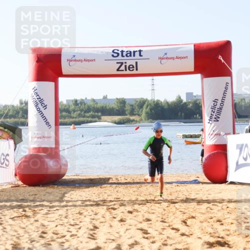 01.09.2024 - 17. Tribühne Triathlon Luisa Fischer http://msf.ph/oto/6922978 01.09.2024 09:33:00 Schwimmen 120 meine-sportfotos.de