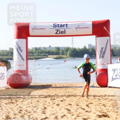 01.09.2024 - 17. Tribühne Triathlon Luisa Fischer http://msf.ph/oto/6922983 01.09.2024 09:33:01 Schwimmen 120 meine-sportfotos.de