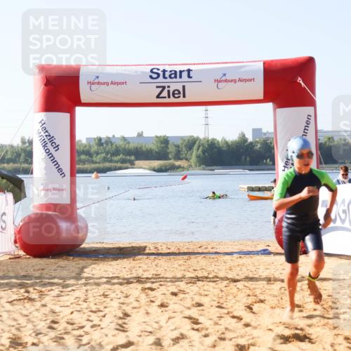 01.09.2024 - 17. Tribühne Triathlon Luisa Fischer http://msf.ph/oto/6922986 01.09.2024 09:33:01 Schwimmen 120 meine-sportfotos.de