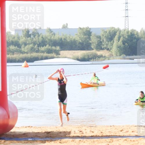 01.09.2024 - 17. Tribühne Triathlon Luisa Fischer http://msf.ph/oto/6923016 01.09.2024 09:33:59 Schwimmen 101 meine-sportfotos.de