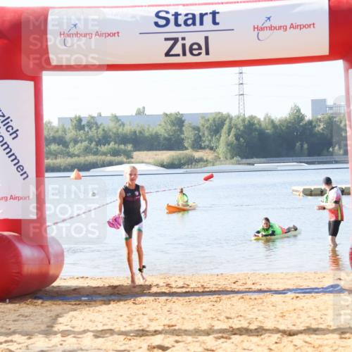 01.09.2024 - 17. Tribühne Triathlon Luisa Fischer http://msf.ph/oto/6923024 01.09.2024 09:34:00 Schwimmen 101 meine-sportfotos.de