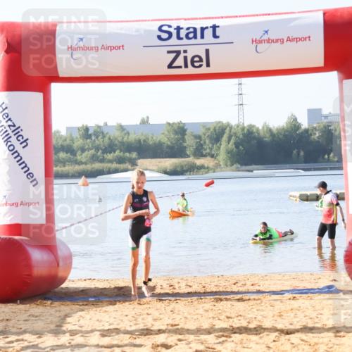 01.09.2024 - 17. Tribühne Triathlon Luisa Fischer http://msf.ph/oto/6923028 01.09.2024 09:34:01 Schwimmen 101 meine-sportfotos.de