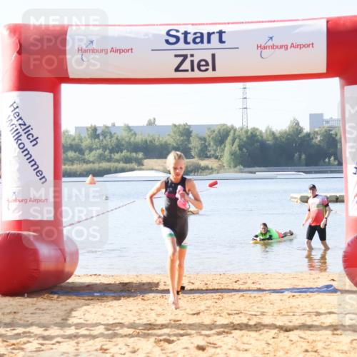 01.09.2024 - 17. Tribühne Triathlon Luisa Fischer http://msf.ph/oto/6923033 01.09.2024 09:34:02 Schwimmen 101 meine-sportfotos.de