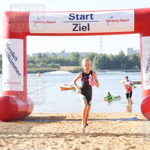 01.09.2024 - 17. Tribühne Triathlon Luisa Fischer http://msf.ph/oto/6923036 01.09.2024 09:34:03 Schwimmen 101 meine-sportfotos.de