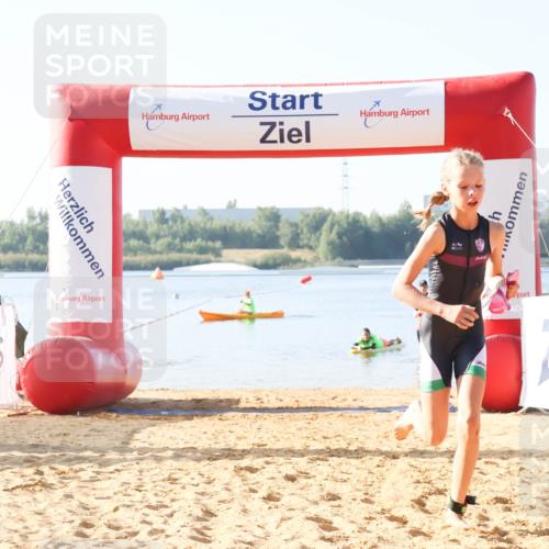 01.09.2024 - 17. Tribühne Triathlon Luisa Fischer http://msf.ph/oto/6923046 01.09.2024 09:34:04 Schwimmen 101 meine-sportfotos.de