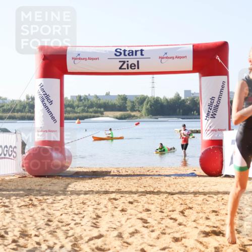 01.09.2024 - 17. Tribühne Triathlon Luisa Fischer http://msf.ph/oto/6923048 01.09.2024 09:34:04 Schwimmen 101 meine-sportfotos.de
