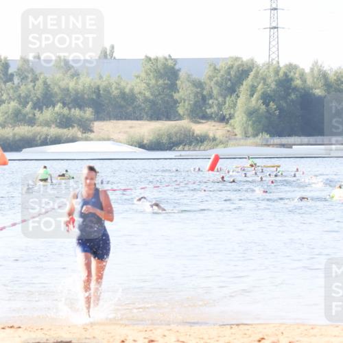 01.09.2024 - 17. Tribühne Triathlon Luisa Fischer http://msf.ph/oto/6923078 01.09.2024 10:03:17 Schwimmen 146 meine-sportfotos.de