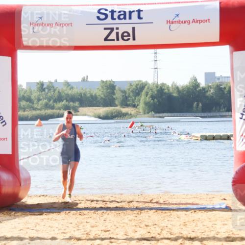 01.09.2024 - 17. Tribühne Triathlon Luisa Fischer http://msf.ph/oto/6923088 01.09.2024 10:03:20 Schwimmen 146 meine-sportfotos.de
