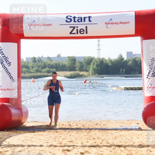 01.09.2024 - 17. Tribühne Triathlon Luisa Fischer http://msf.ph/oto/6923090 01.09.2024 10:03:21 Schwimmen 146 meine-sportfotos.de