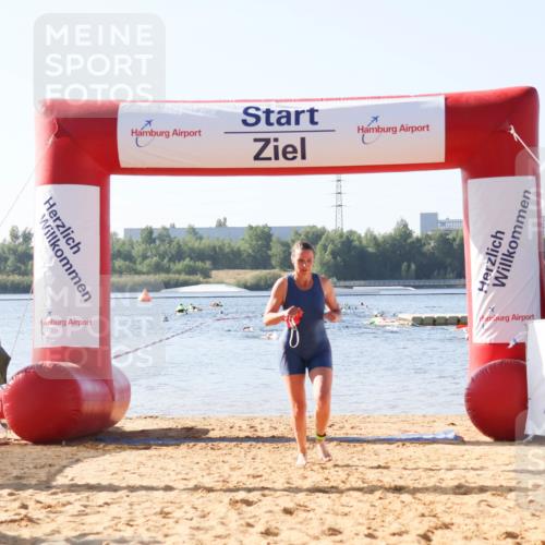 01.09.2024 - 17. Tribühne Triathlon Luisa Fischer http://msf.ph/oto/6923095 01.09.2024 10:03:23 Schwimmen 146 meine-sportfotos.de
