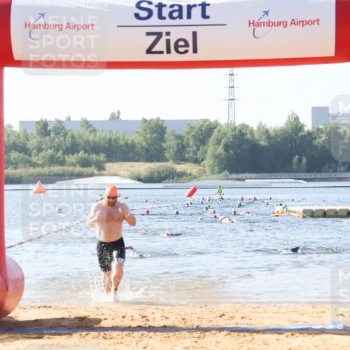 01.09.2024 - 17. Tribühne Triathlon Luisa Fischer http://msf.ph/oto/6923147 01.09.2024 10:03:57 Schwimmen 155 meine-sportfotos.de