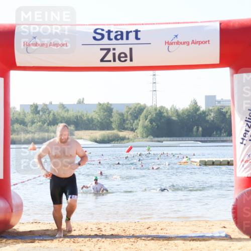 01.09.2024 - 17. Tribühne Triathlon Luisa Fischer http://msf.ph/oto/6923161 01.09.2024 10:04:00 Schwimmen 155 meine-sportfotos.de