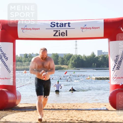 01.09.2024 - 17. Tribühne Triathlon Luisa Fischer http://msf.ph/oto/6923173 01.09.2024 10:04:02 Schwimmen 155, 1075 meine-sportfotos.de