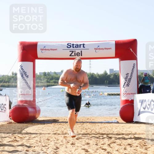 01.09.2024 - 17. Tribühne Triathlon Luisa Fischer http://msf.ph/oto/6923175 01.09.2024 10:04:03 Schwimmen 155, 1075 meine-sportfotos.de