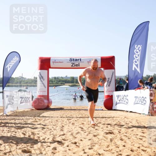 01.09.2024 - 17. Tribühne Triathlon Luisa Fischer http://msf.ph/oto/6923177 01.09.2024 10:04:03 Schwimmen 155, 1075 meine-sportfotos.de