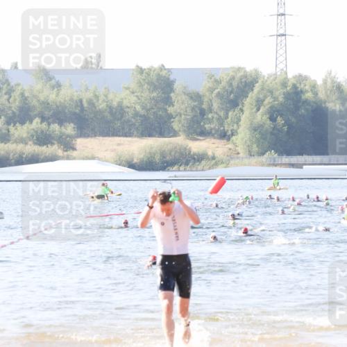 01.09.2024 - 17. Tribühne Triathlon Luisa Fischer http://msf.ph/oto/6923191 01.09.2024 10:04:07 Schwimmen 153, 155, 1075 meine-sportfotos.de