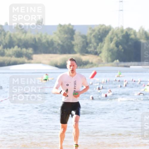 01.09.2024 - 17. Tribühne Triathlon Luisa Fischer http://msf.ph/oto/6923197 01.09.2024 10:04:09 Schwimmen 153, 155, 1075 meine-sportfotos.de