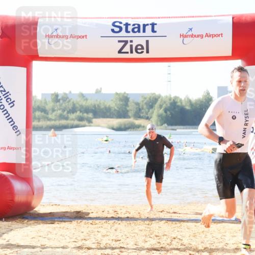 01.09.2024 - 17. Tribühne Triathlon Luisa Fischer http://msf.ph/oto/6923208 01.09.2024 10:04:11 Schwimmen 153, 1075 meine-sportfotos.de