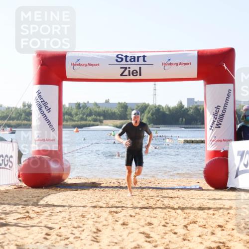 01.09.2024 - 17. Tribühne Triathlon Luisa Fischer http://msf.ph/oto/6923216 01.09.2024 10:04:13 Schwimmen 153, 1075 meine-sportfotos.de