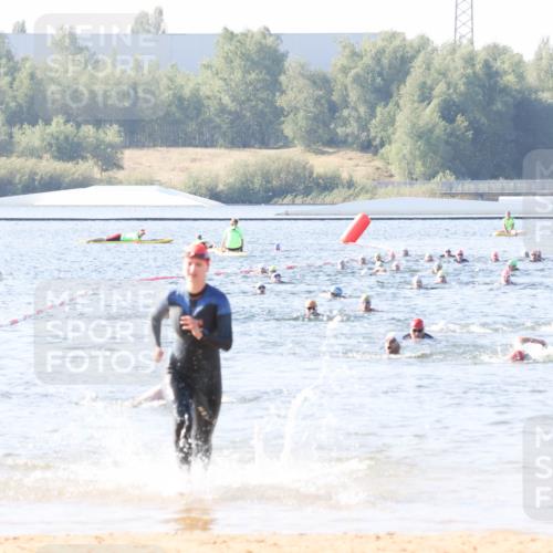 01.09.2024 - 17. Tribühne Triathlon Luisa Fischer http://msf.ph/oto/6923235 01.09.2024 10:04:24 Schwimmen 1069 meine-sportfotos.de