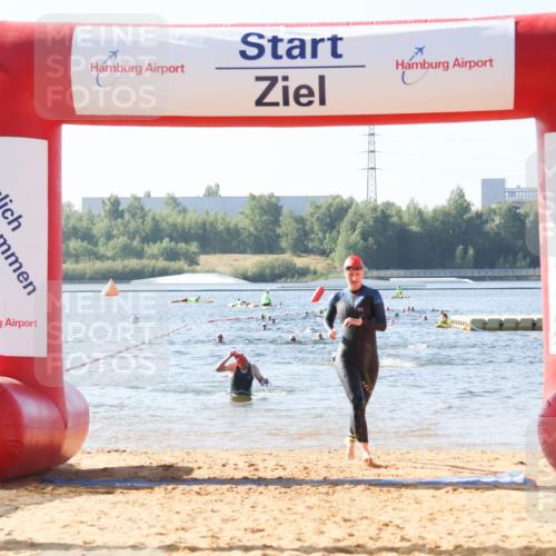 01.09.2024 - 17. Tribühne Triathlon Luisa Fischer http://msf.ph/oto/6923250 01.09.2024 10:04:27 Schwimmen 1069 meine-sportfotos.de