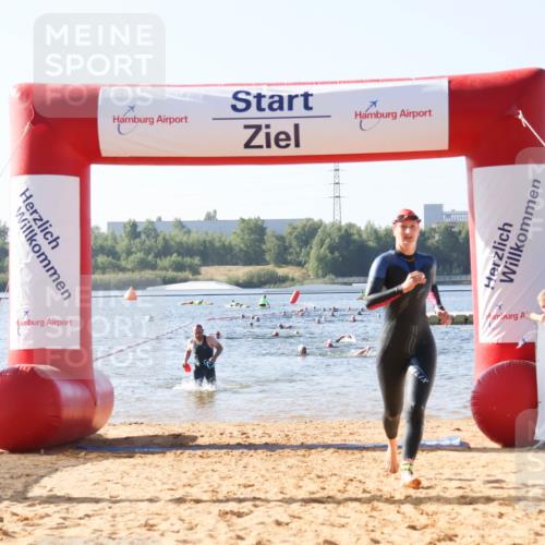 01.09.2024 - 17. Tribühne Triathlon Luisa Fischer http://msf.ph/oto/6923263 01.09.2024 10:04:29 Schwimmen 152, 1069 meine-sportfotos.de