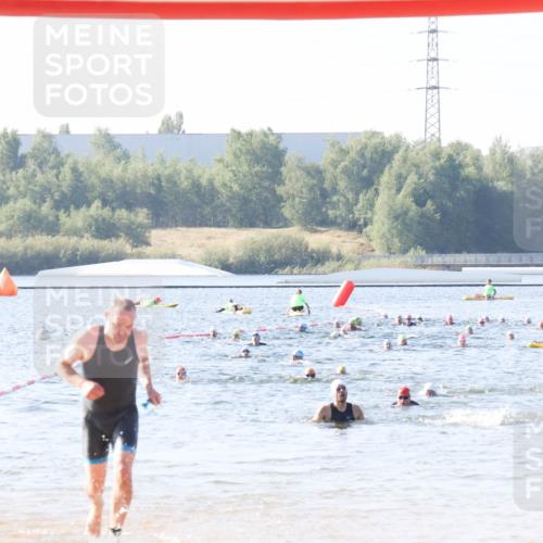 01.09.2024 - 17. Tribühne Triathlon Luisa Fischer http://msf.ph/oto/6923273 01.09.2024 10:04:33 Schwimmen 152, 1069 meine-sportfotos.de