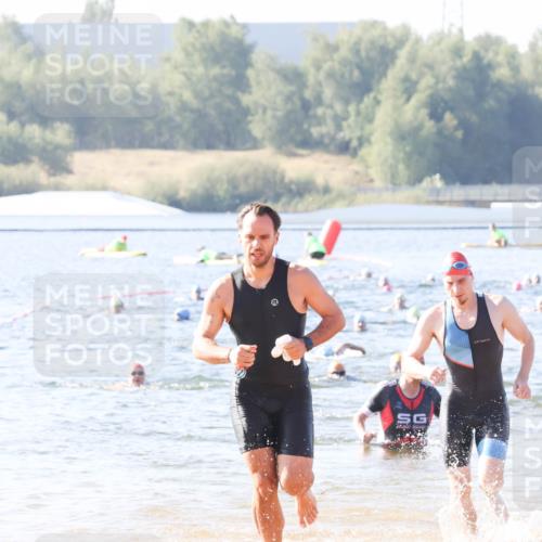 01.09.2024 - 17. Tribühne Triathlon Luisa Fischer http://msf.ph/oto/6923312 01.09.2024 10:04:47 Schwimmen 140, 1062 meine-sportfotos.de