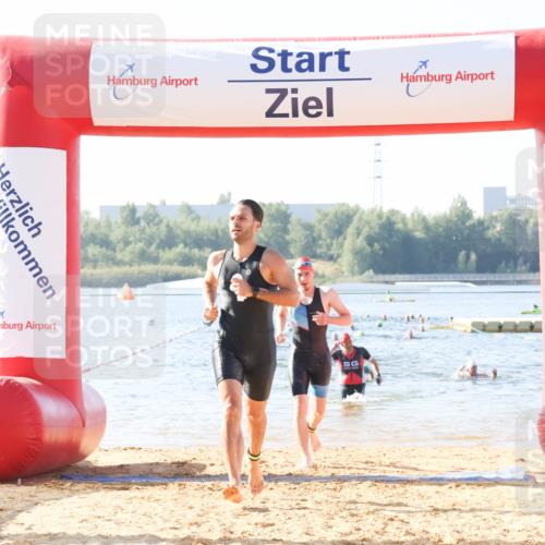 01.09.2024 - 17. Tribühne Triathlon Luisa Fischer http://msf.ph/oto/6923330 01.09.2024 10:04:50 Schwimmen 140, 143, 1062 meine-sportfotos.de