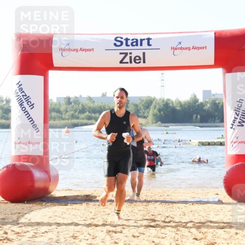 01.09.2024 - 17. Tribühne Triathlon Luisa Fischer http://msf.ph/oto/6923336 01.09.2024 10:04:50 Schwimmen 140, 143, 1062 meine-sportfotos.de