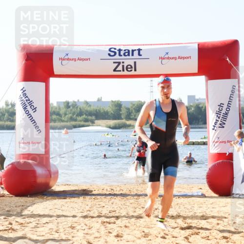 01.09.2024 - 17. Tribühne Triathlon Luisa Fischer http://msf.ph/oto/6923354 01.09.2024 10:04:53 Schwimmen 140, 143, 1062 meine-sportfotos.de