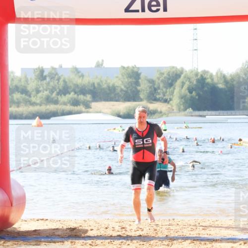 01.09.2024 - 17. Tribühne Triathlon Luisa Fischer http://msf.ph/oto/6923367 01.09.2024 10:04:56 Schwimmen 140, 143, 147, 1062 meine-sportfotos.de