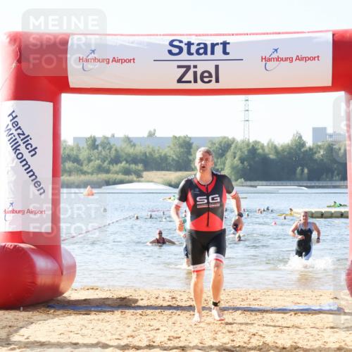 01.09.2024 - 17. Tribühne Triathlon Luisa Fischer http://msf.ph/oto/6923376 01.09.2024 10:04:59 Schwimmen 140, 143, 147, 150, 1062 meine-sportfotos.de