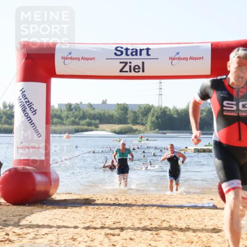01.09.2024 - 17. Tribühne Triathlon Luisa Fischer http://msf.ph/oto/6923393 01.09.2024 10:05:01 Schwimmen 143, 147, 150 meine-sportfotos.de