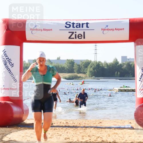 01.09.2024 - 17. Tribühne Triathlon Luisa Fischer http://msf.ph/oto/6923426 01.09.2024 10:05:09 Schwimmen 147, 150, 1074, 1077 meine-sportfotos.de