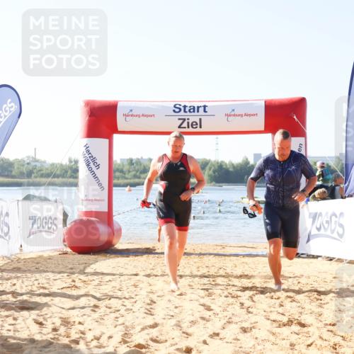 01.09.2024 - 17. Tribühne Triathlon Luisa Fischer http://msf.ph/oto/6923459 01.09.2024 10:05:17 Schwimmen 142, 1065, 1074, 1077 meine-sportfotos.de