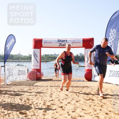 01.09.2024 - 17. Tribühne Triathlon Luisa Fischer http://msf.ph/oto/6923463 01.09.2024 10:05:18 Schwimmen 142, 1065, 1074, 1077 meine-sportfotos.de