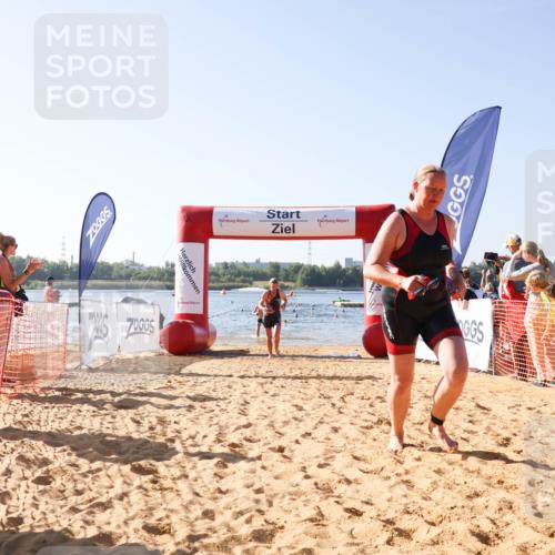 01.09.2024 - 17. Tribühne Triathlon Luisa Fischer http://msf.ph/oto/6923469 01.09.2024 10:05:19 Schwimmen 142, 1065, 1074, 1077 meine-sportfotos.de